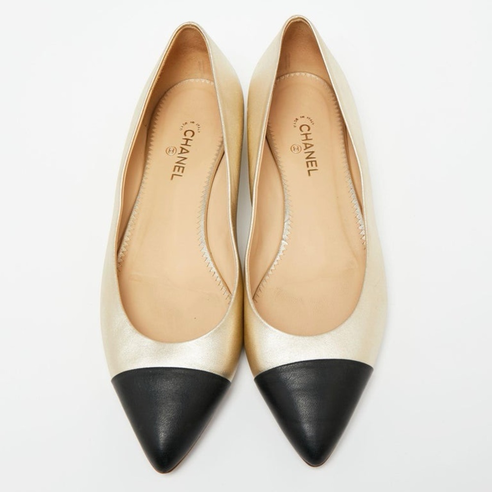 AUTHENTICATED CHANEL Gold and Black Metallic Leather Pointy-Toe Flats